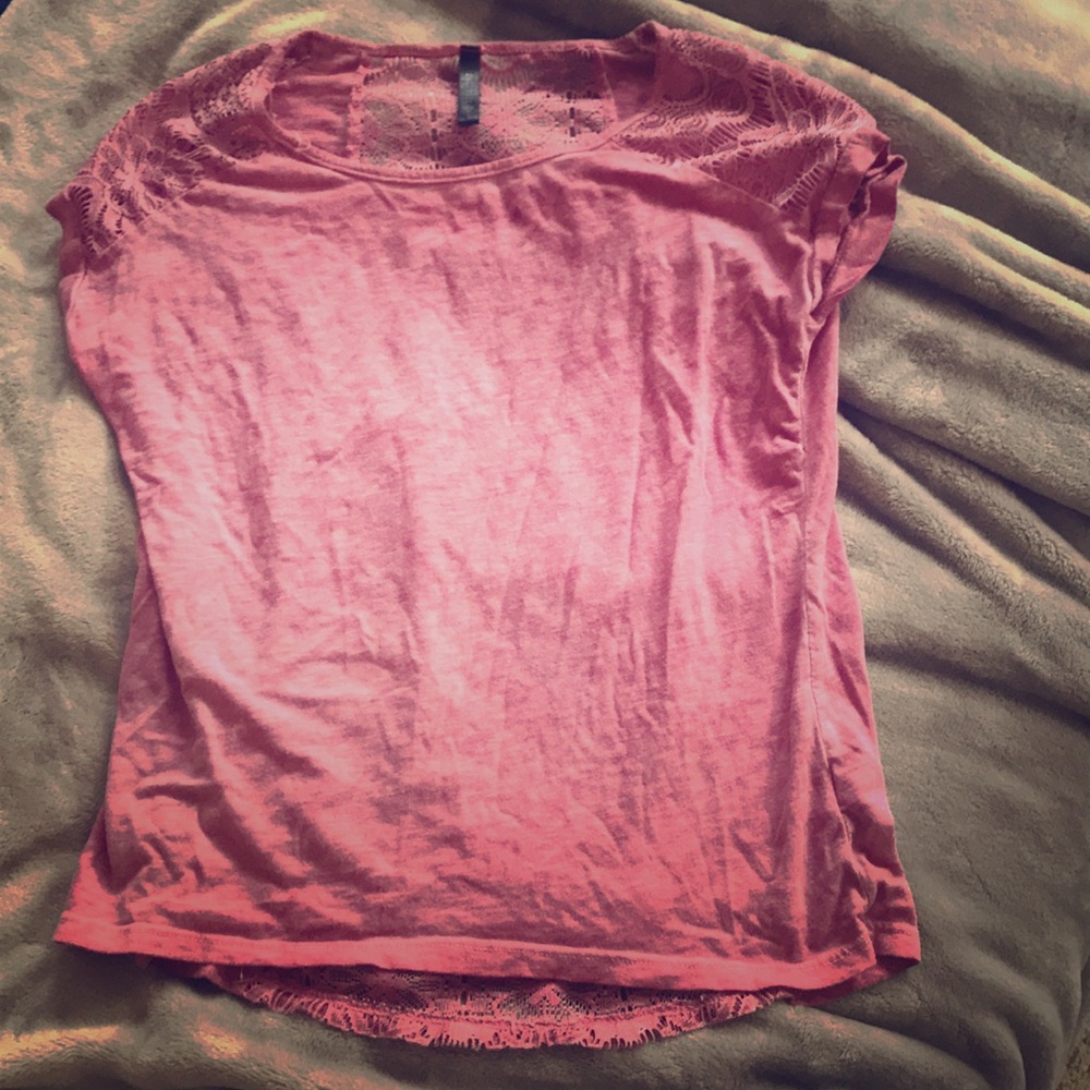 Very cute lacy short sleeve shirt